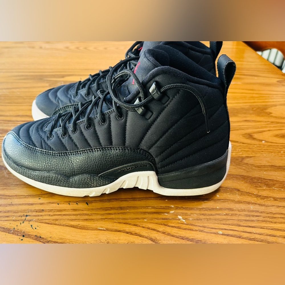 Air Jordan 12 Retro Neoprene Black/Gym Red-White 6.5 youth (shoe17)